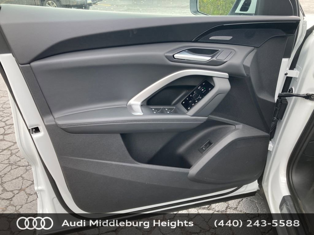 Used 2025 Audi Q5 Premium Plus w/ Premium Plus image 12