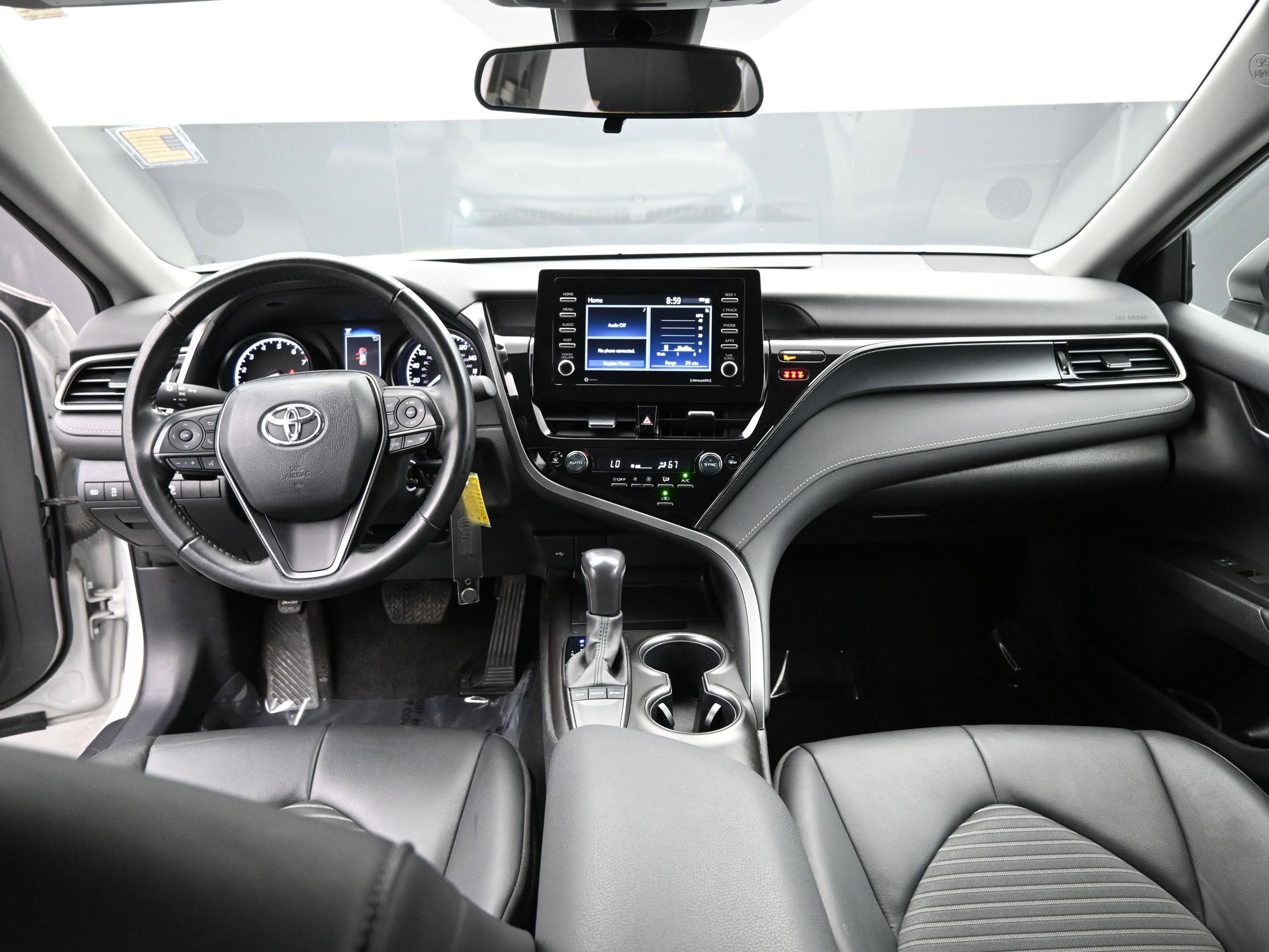 Used 2024 Toyota Camry SE image 21