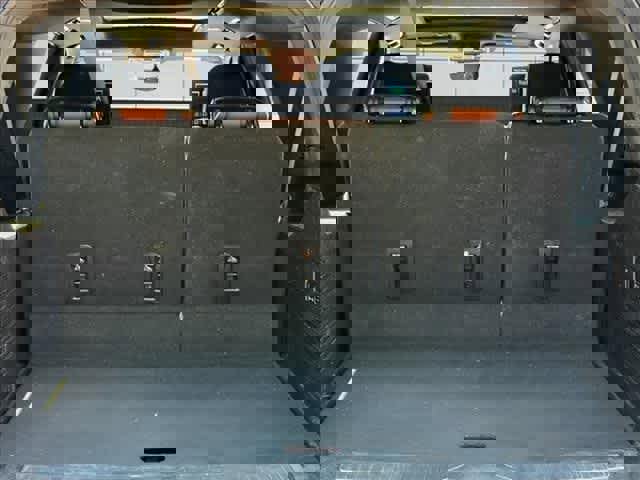 Used 2023 GMC Yukon XL Denali Ultimate AWD/4WD image 6