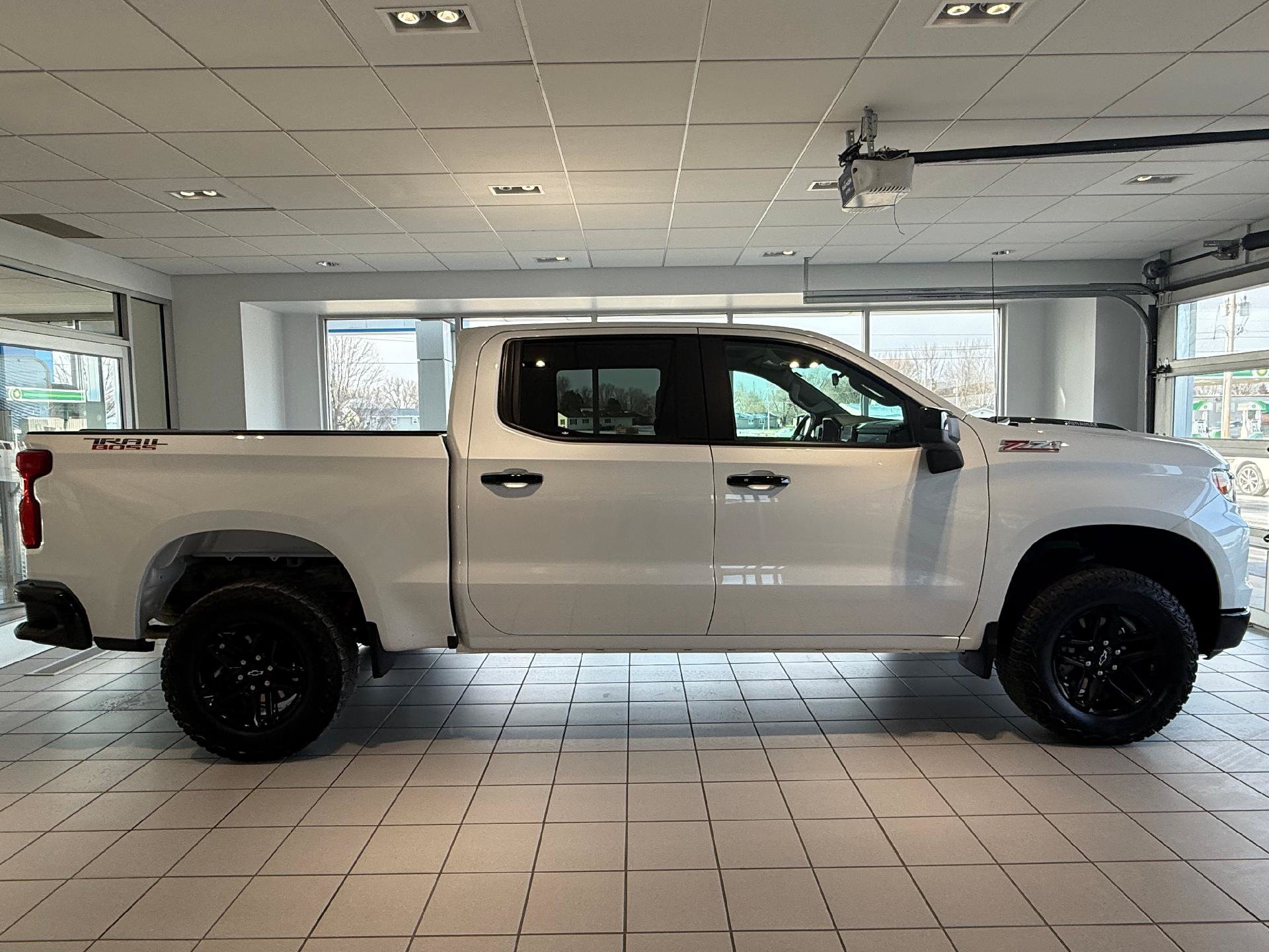 Certified 2024 Chevrolet Silverado 1500 LT Trail Boss AWD/4WD image 7