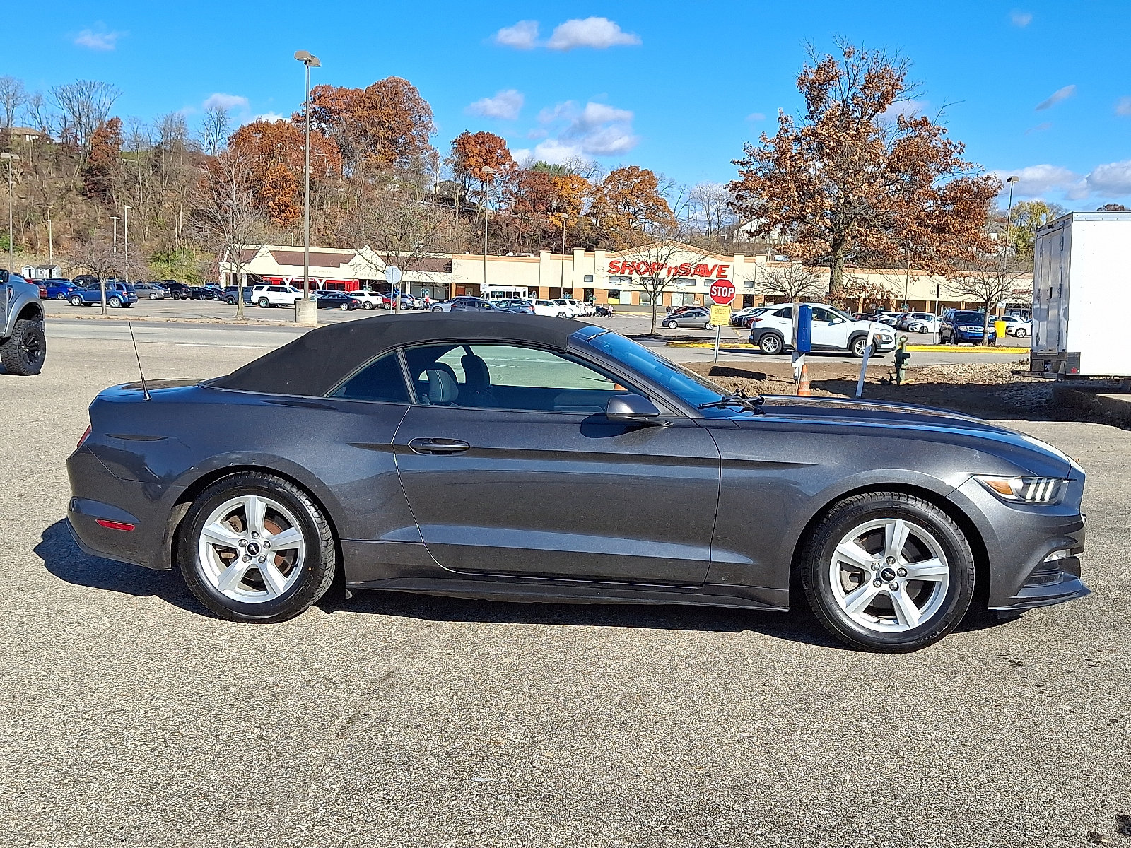 Used 2017 Ford Mustang Convertible image 8