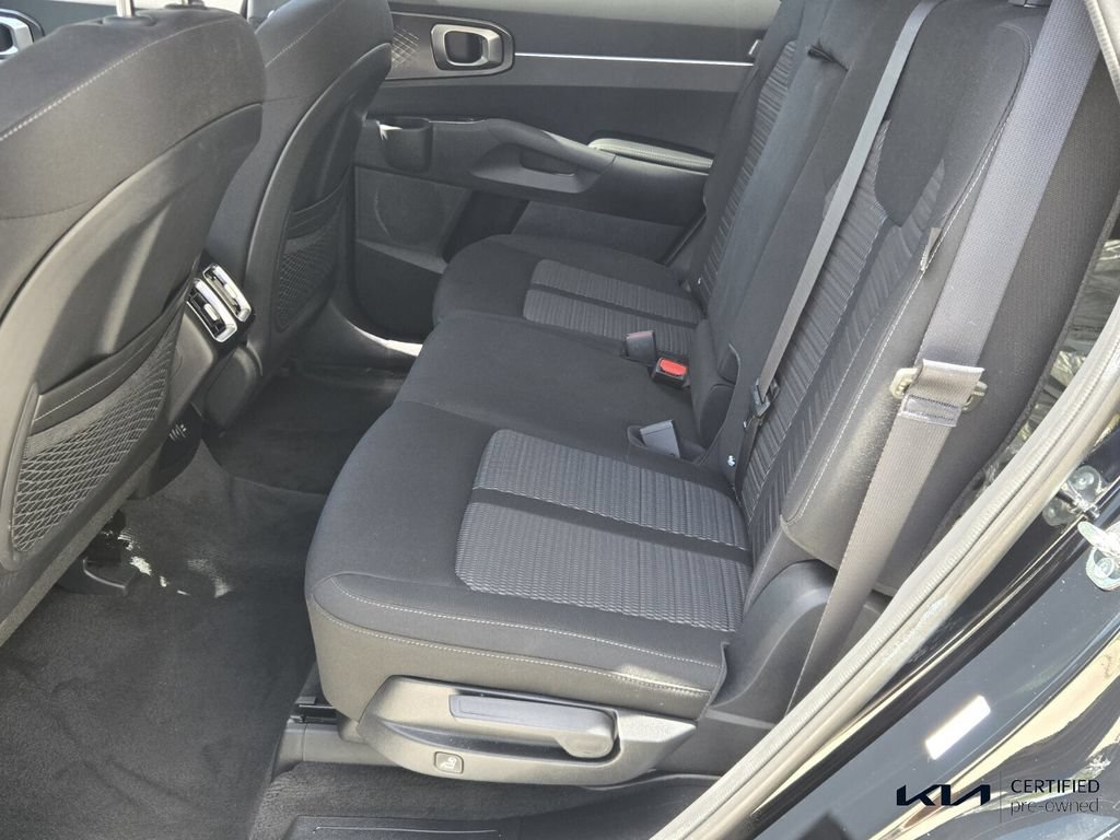 Certified 2026 Kia Sorento LX FWD image 11