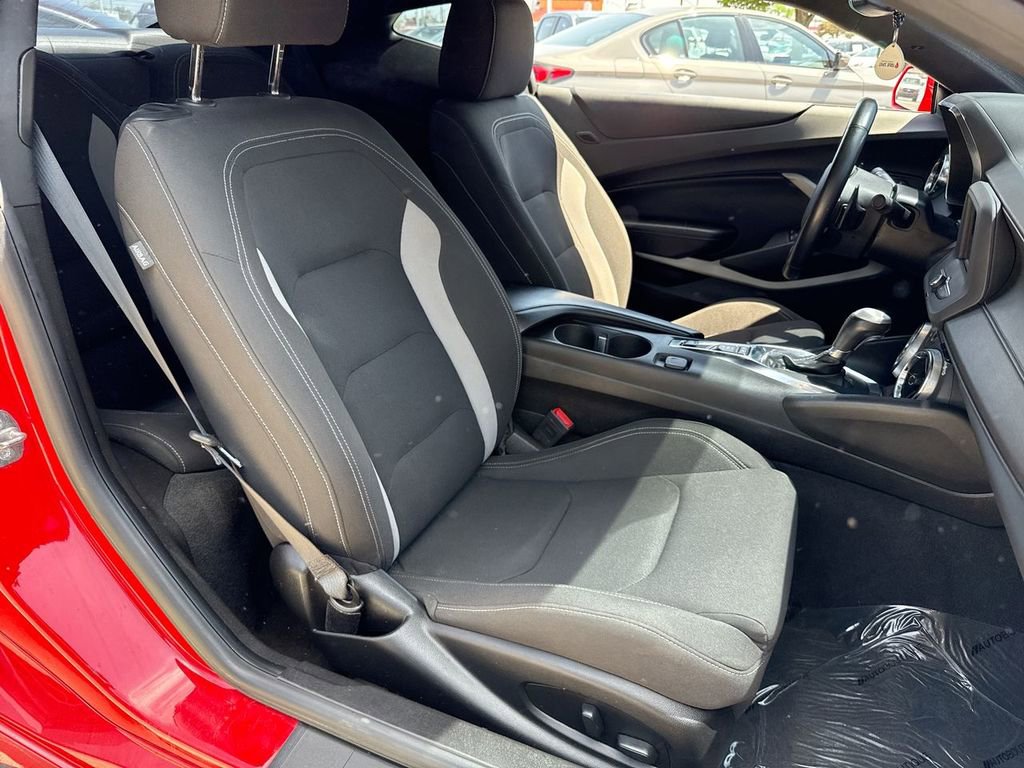 Used 2022 Chevrolet Camaro LT RWD image 25