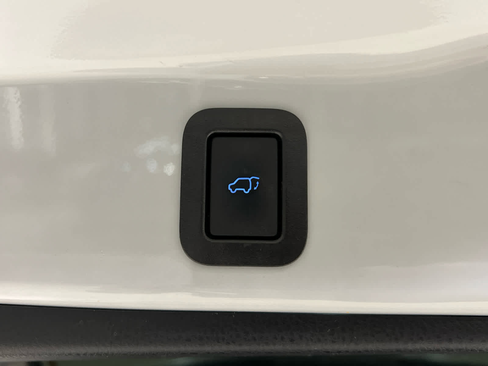 Used 2019 Toyota Highlander XLE w/ Carpet Mat Package (TMS) image 9