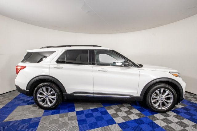 Used 2023 Ford Explorer XLT w/ Equipment Group 202A AWD/4WD image 5