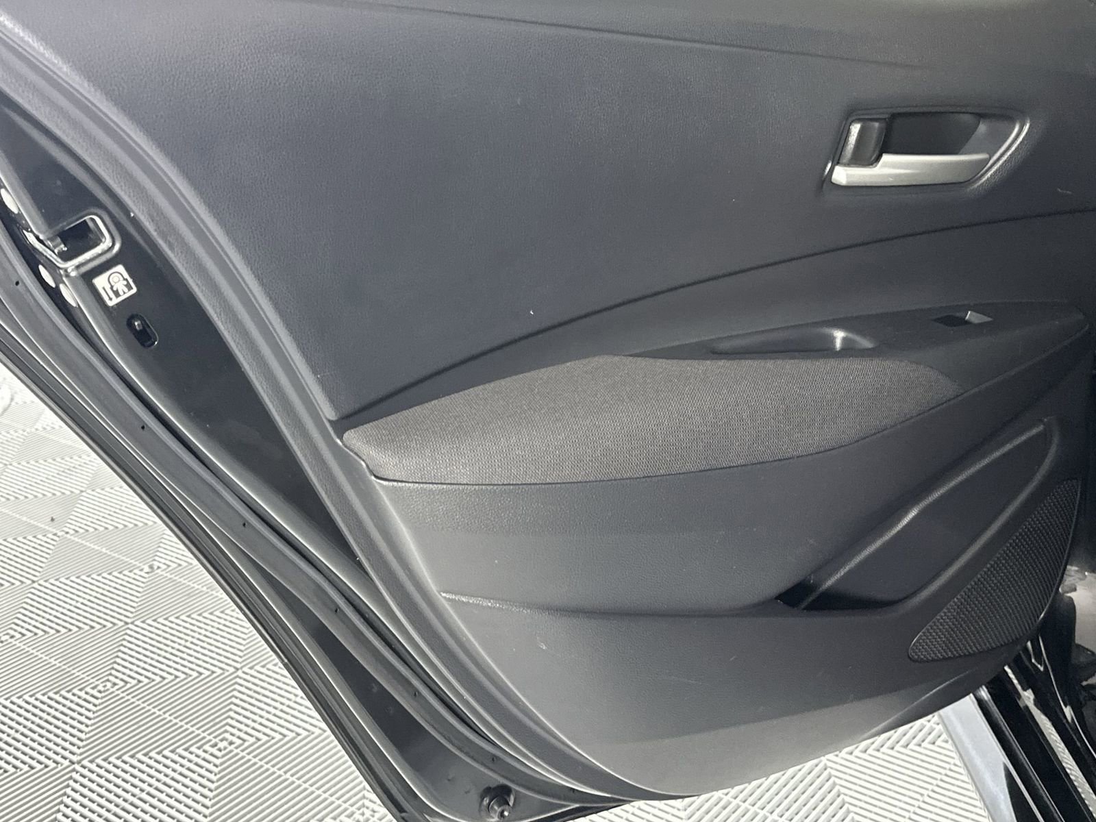 Used 2021 Toyota Corolla LE w/ LE Convenience Package FWD image 29