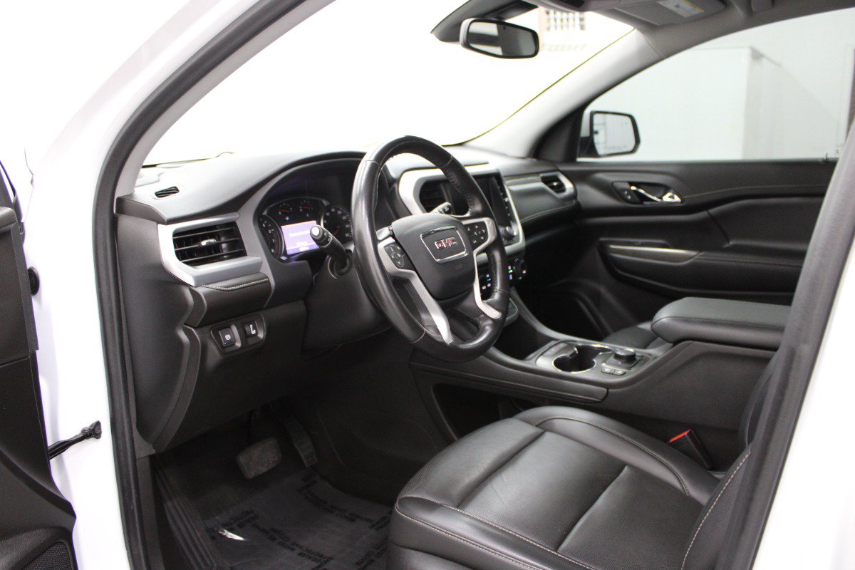 Used 2022 GMC Acadia SLT w/ LPO, Floor Liner Package FWD image 7