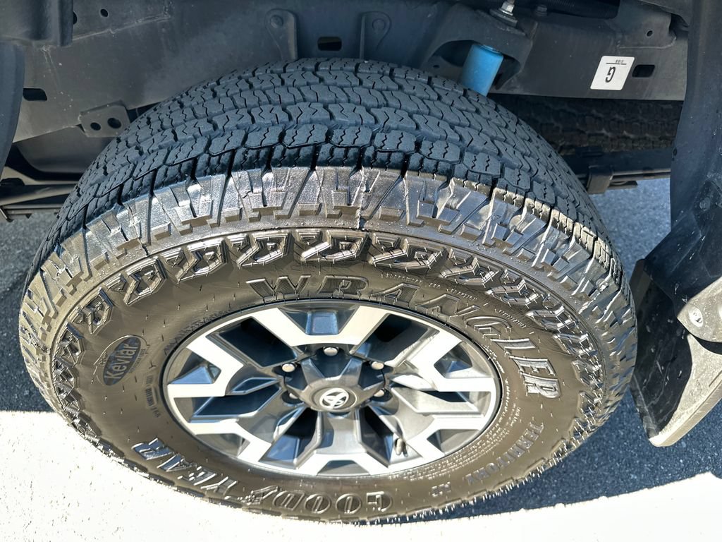 Certified 2023 Toyota Tacoma TRD Off-Road w/ Technology Package AWD/4WD image 26
