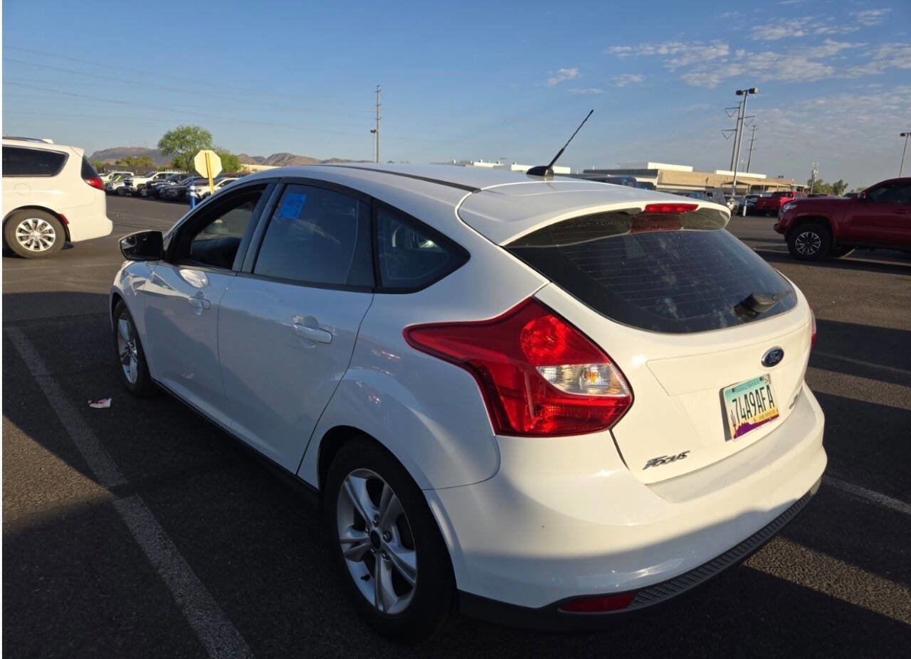 Used 2014 Ford Focus SE FWD image 2