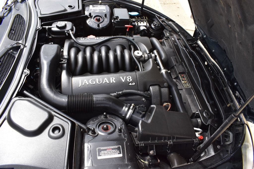 Used 2002 Jaguar XK8 Convertible RWD image 16