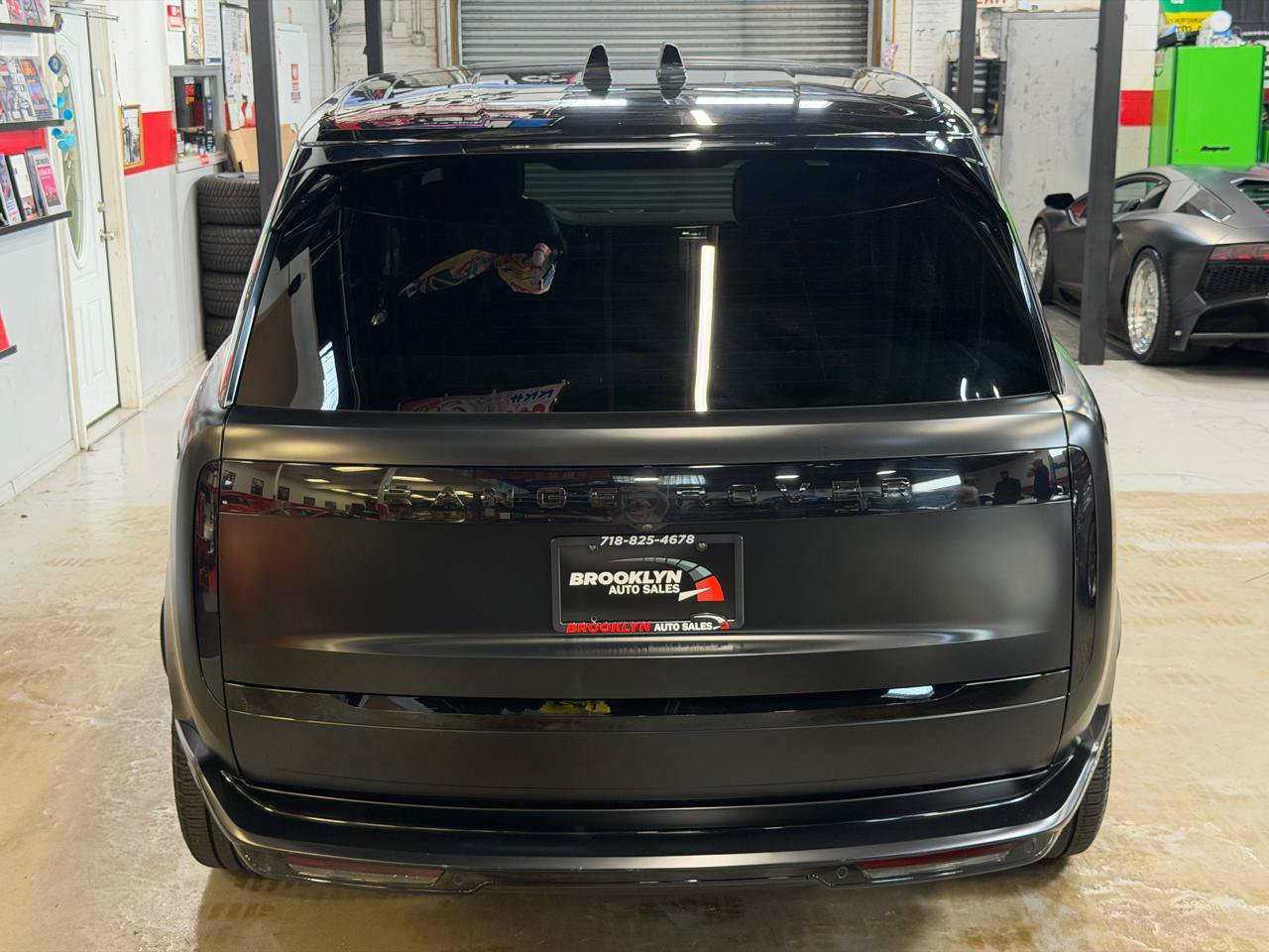 Used 2023 Land Rover Range Rover Long Wheelbase SE AWD/4WD image 9