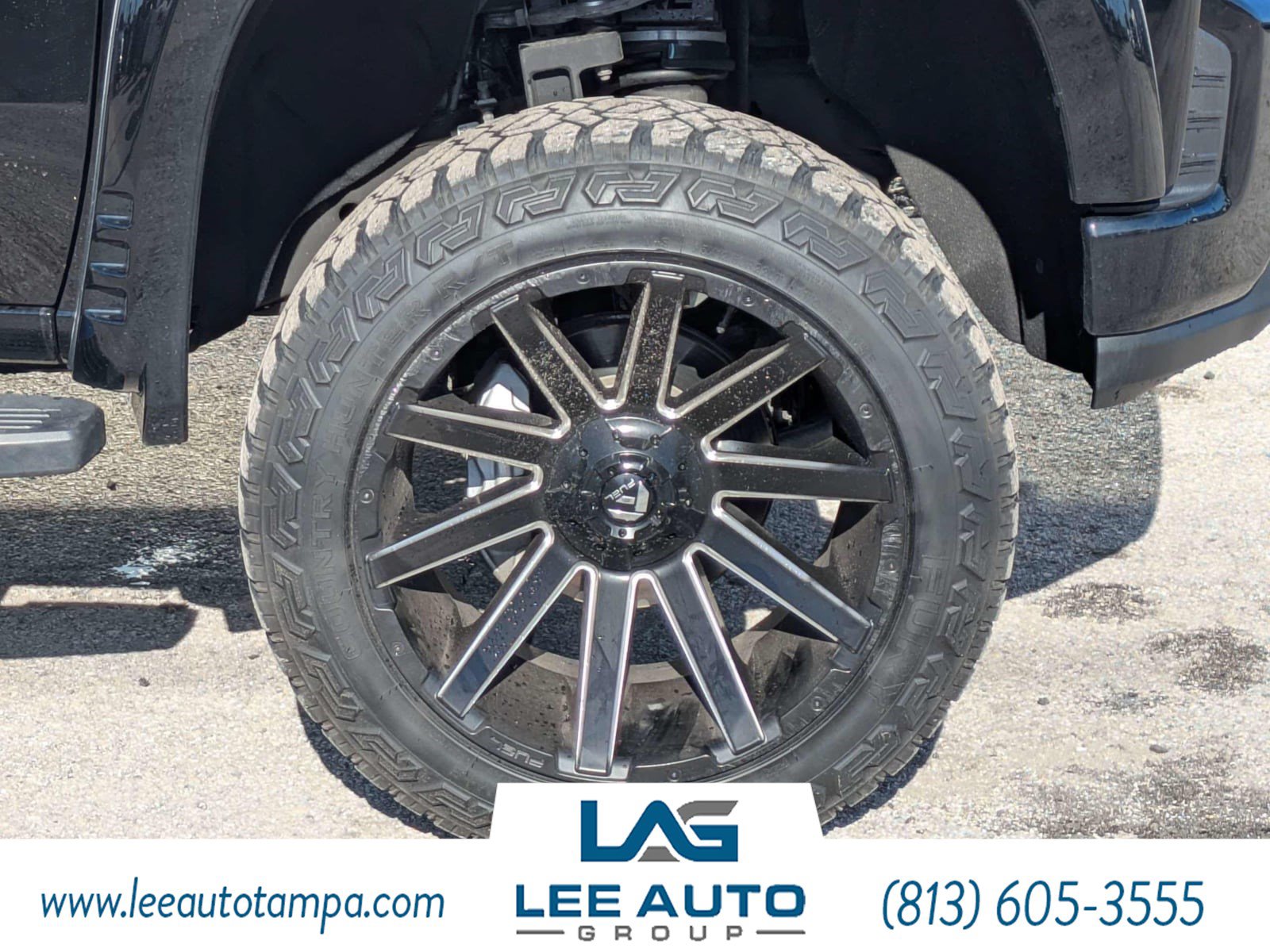 Used 2020 Chevrolet Silverado 1500 High Country w/ Technology Package AWD/4WD image 10
