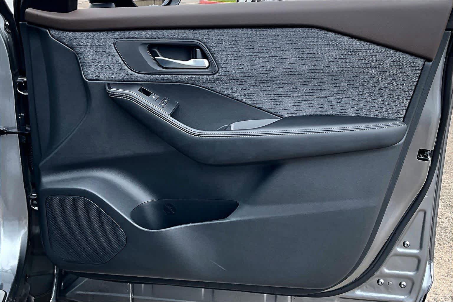 Certified 2023 Nissan Rogue SV FWD image 21
