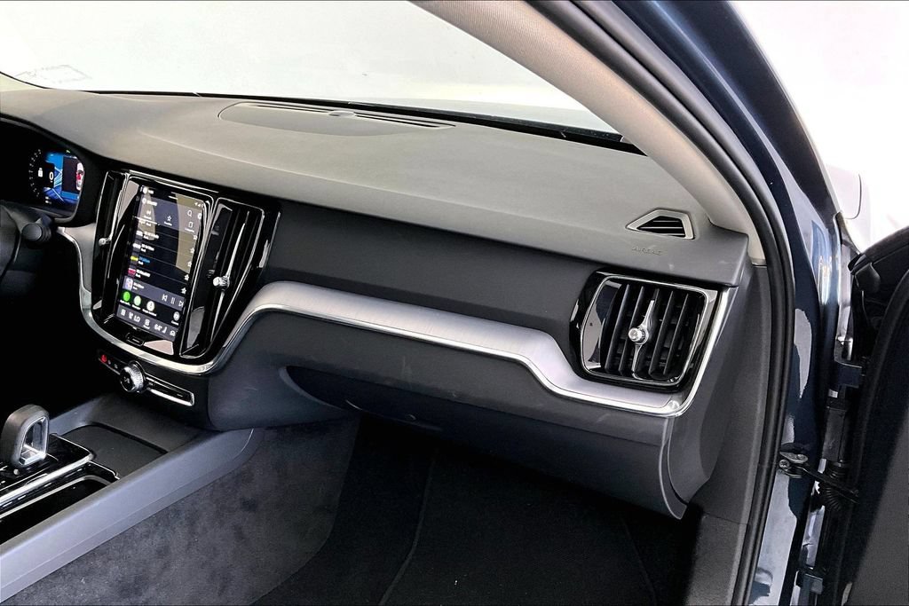 Used 2025 Volvo S60 B5 Core FWD image 19