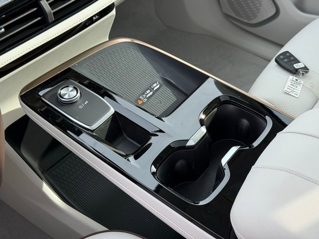 New 2026 Buick Enclave Avenir w/ Super Cruise Package FWD image 30
