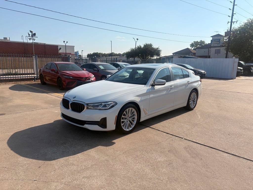Used 2023 BMW 530i xDrive w/ Convenience Package AWD/4WD image 3