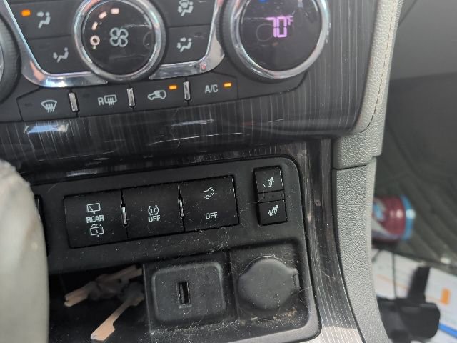 Used 2015 Chevrolet Traverse LT image 16