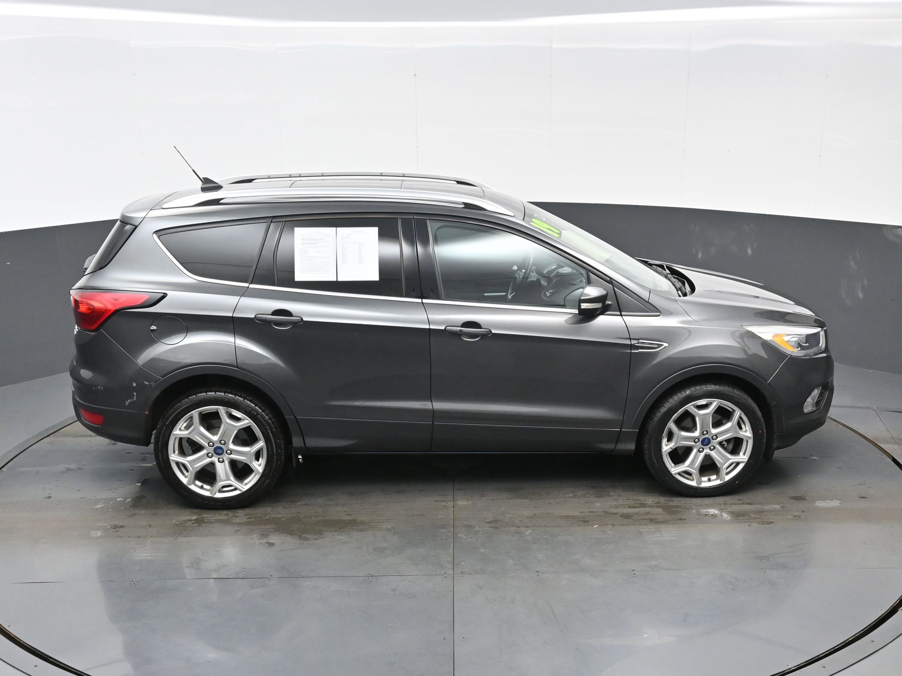 Used 2019 Ford Escape Titanium image 38