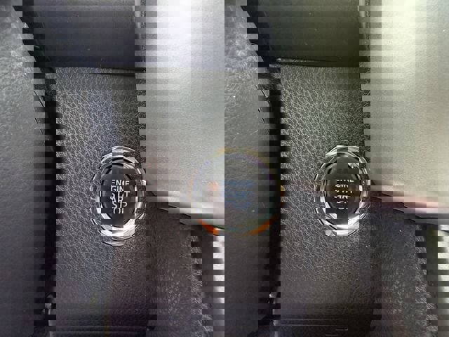 Used 2017 Toyota Highlander SE w/ Carpet Mat Package AWD/4WD image 22