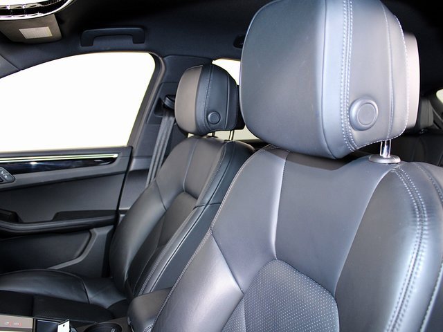 Certified 2023 Porsche Macan image 19