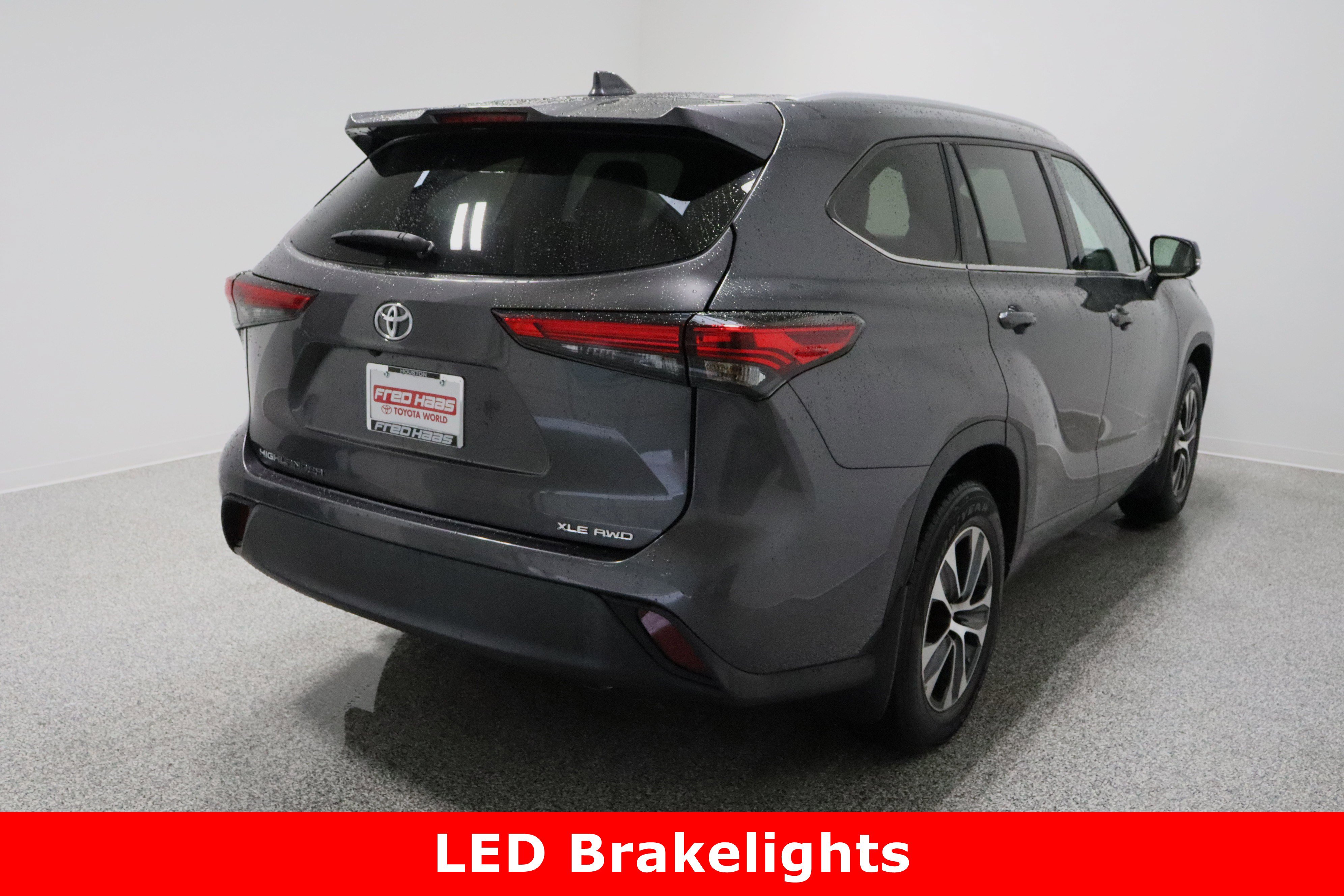Used 2022 Toyota Highlander XLE image 7