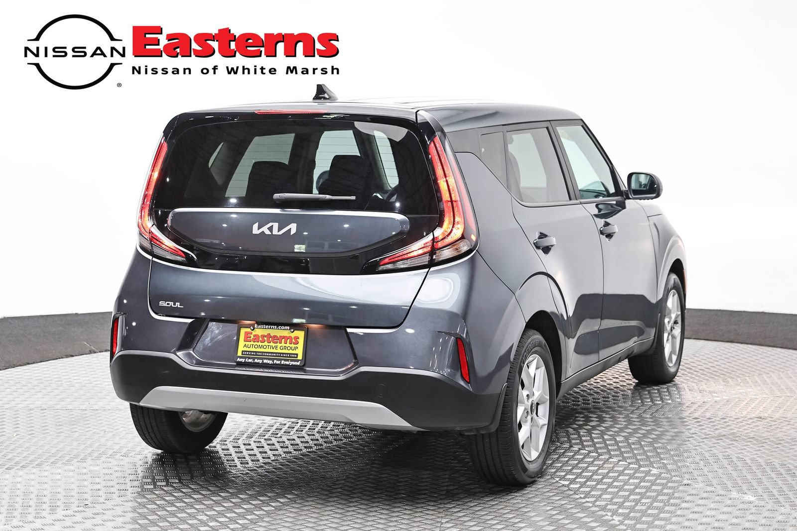Used 2023 Kia Soul LX w/ LX Technology Package FWD image 5