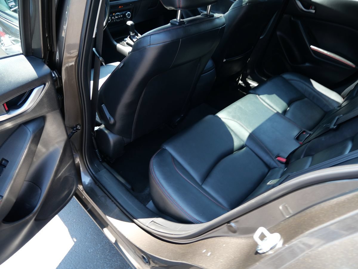 Used 2016 MAZDA MAZDA3 i Grand Touring FWD image 17
