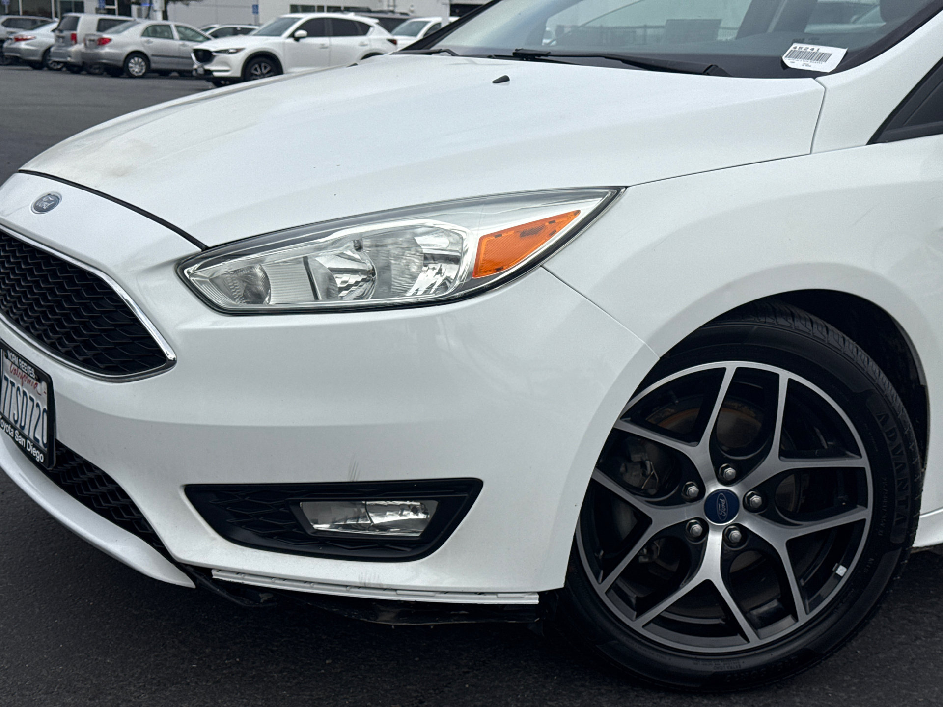 Used 2016 Ford Focus SE w/ SE Sport Package FWD image 3