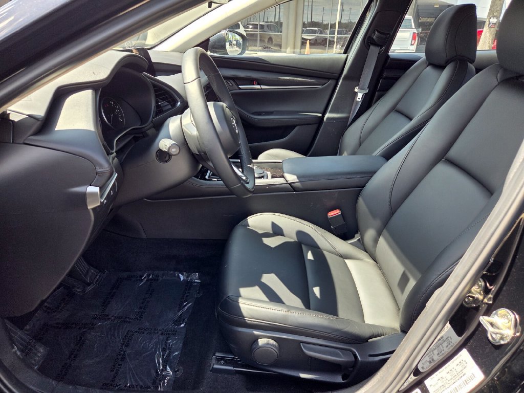 Used 2025 MAZDA MAZDA3 s FWD image 3