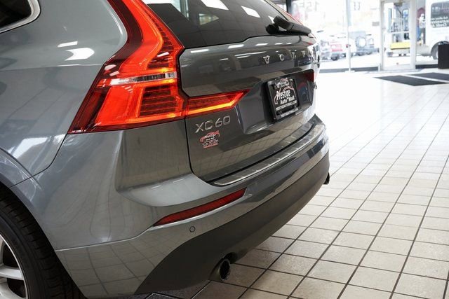 Used 2020 Volvo XC60 T5 Momentum image 14
