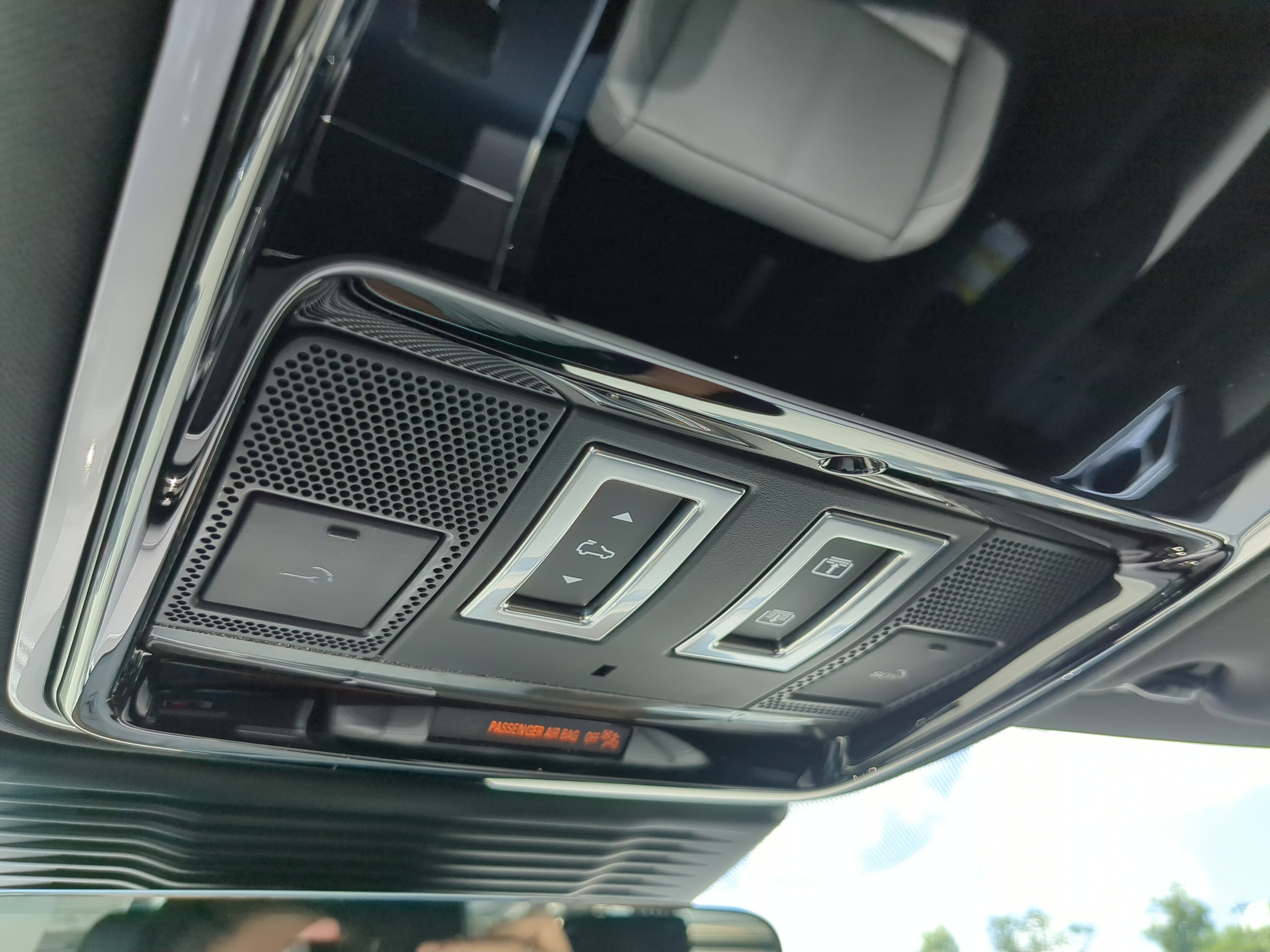 New 2026 Land Rover Range Rover Velar Dynamic SE image 19