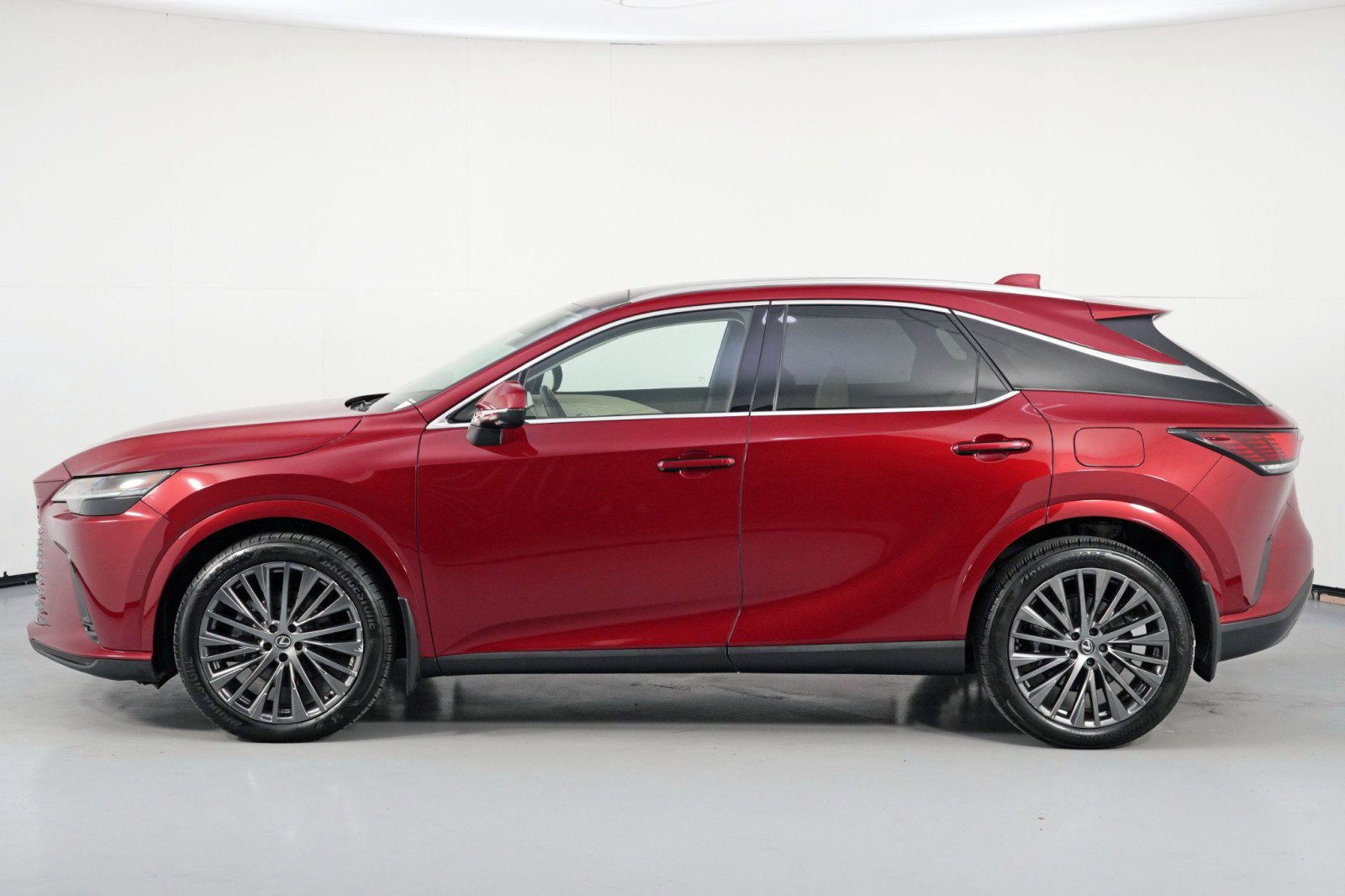 Used 2024 Lexus RX 350 Luxury w/ Convenience Package image 56