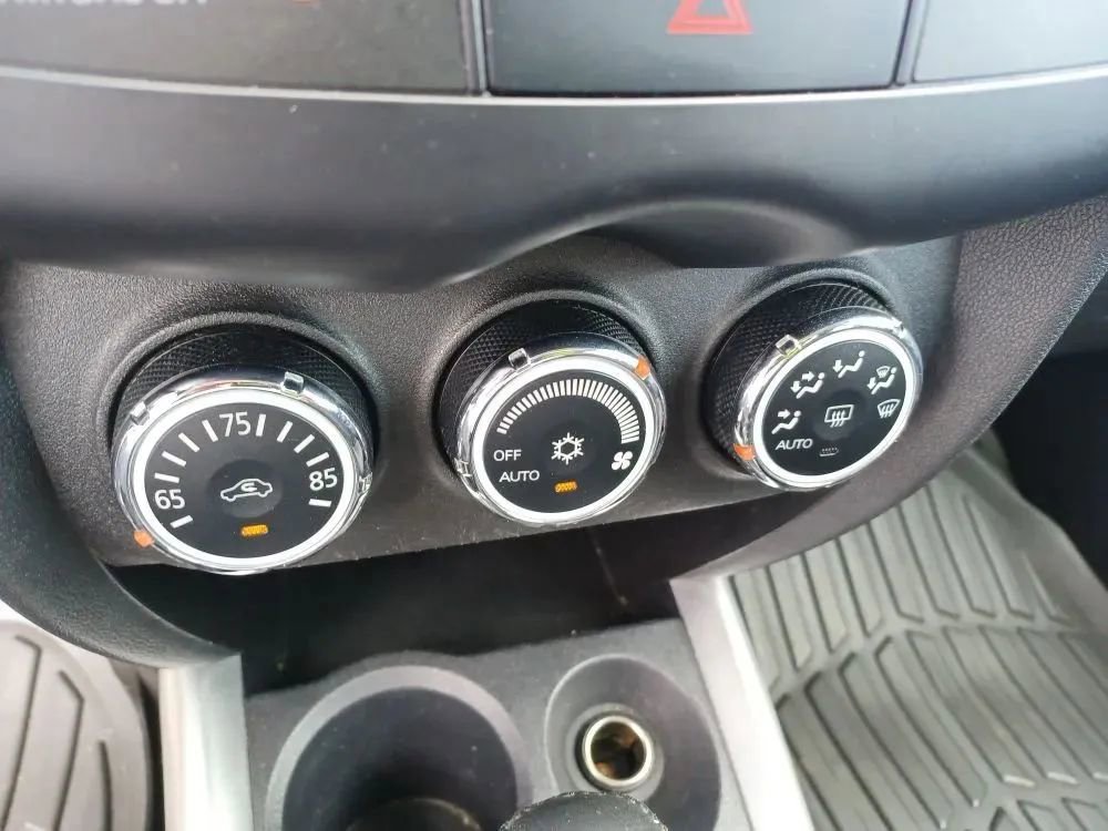 Used 2013 Mitsubishi Outlander Sport SE image 11