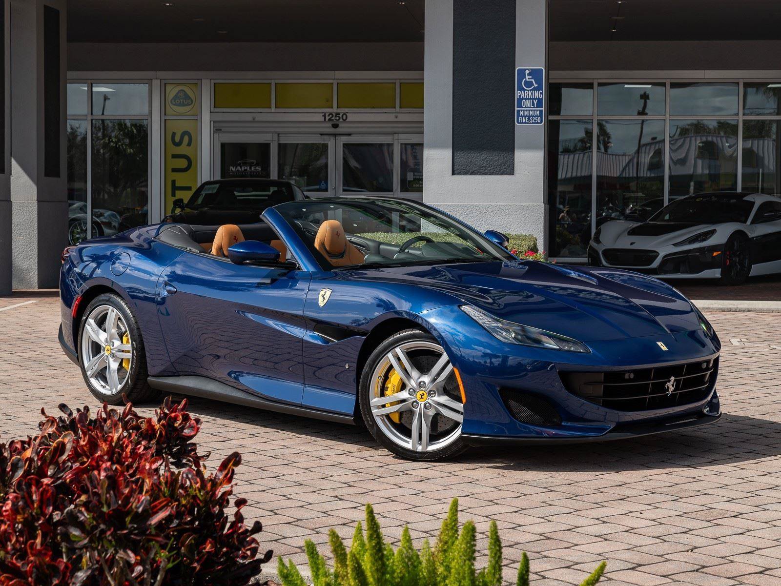Used 2019 Ferrari Portofino RWD image 12