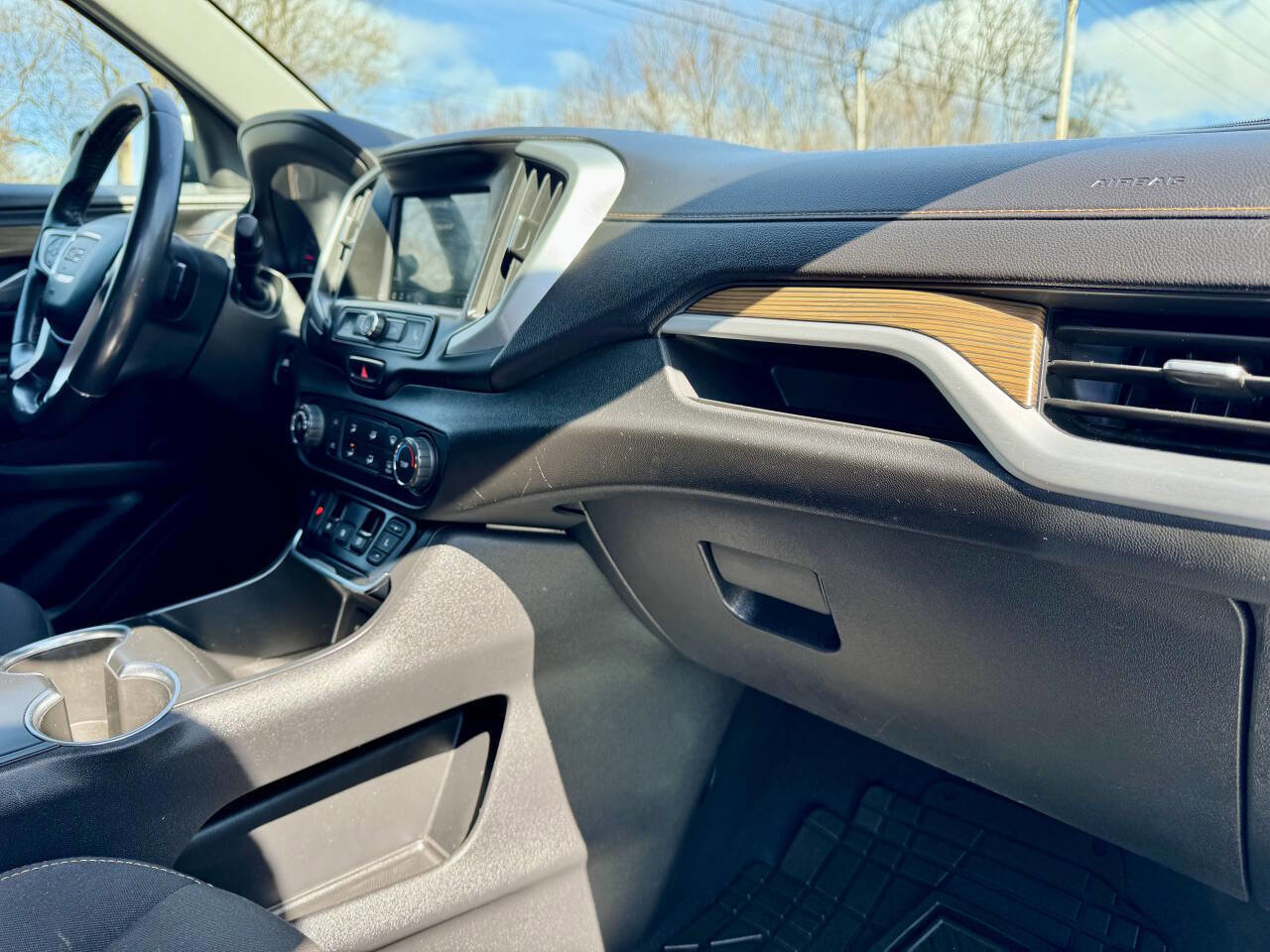 Used 2019 GMC Terrain SLE image 25