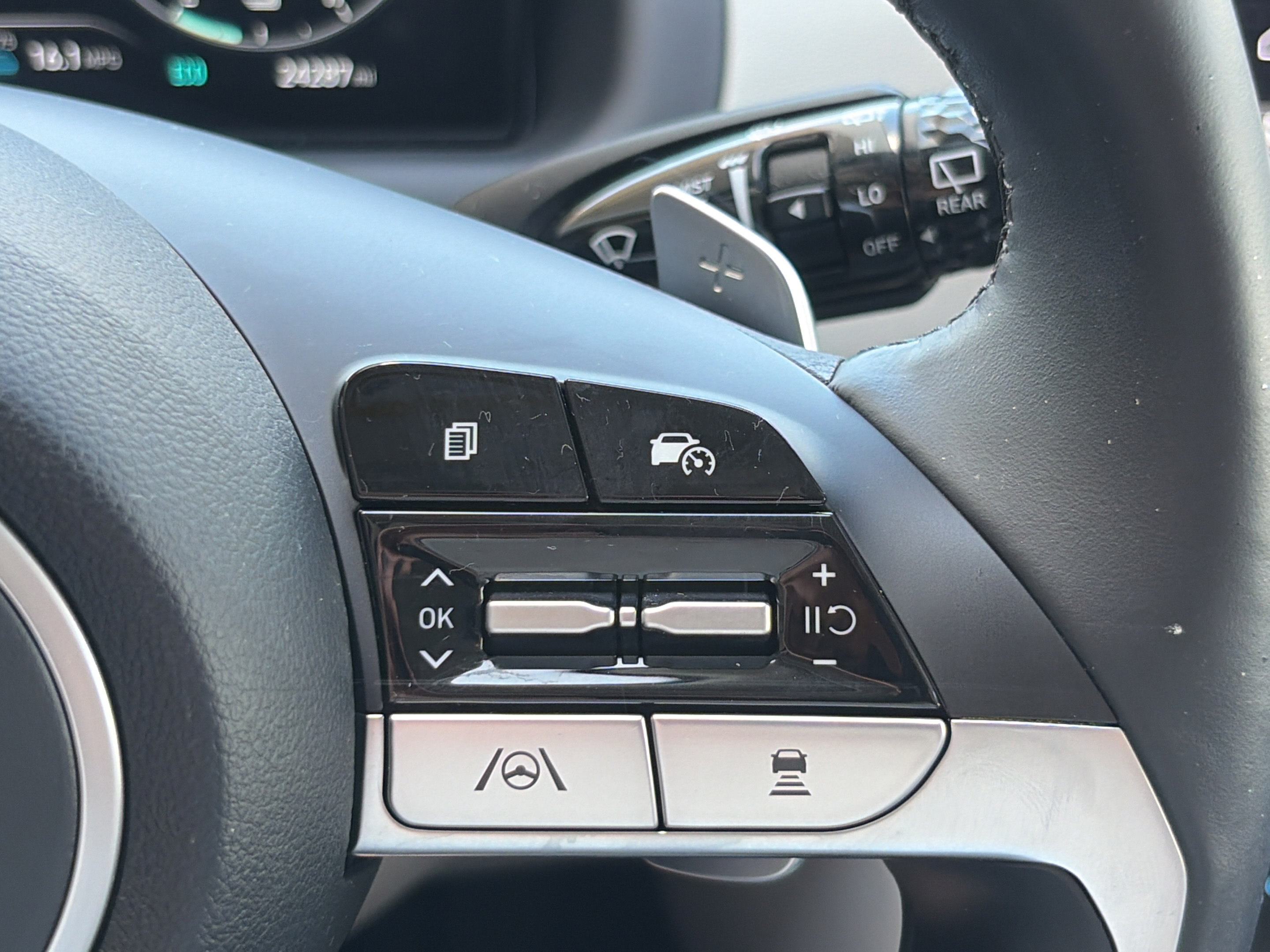 Certified 2022 Hyundai Tucson Limited AWD/4WD image 25