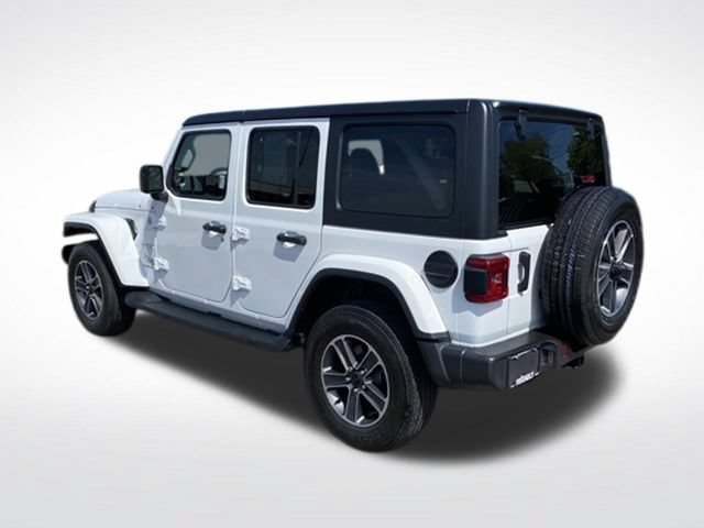 Used 2023 Jeep Wrangler Unlimited Sahara w/ LED Lighting Group AWD/4WD image 3