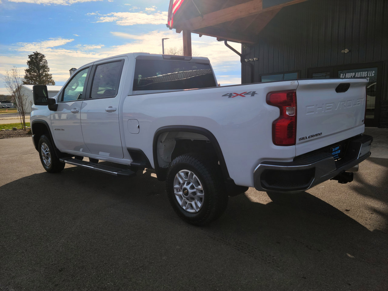 Used 2024 Chevrolet Silverado 2500 LT image 6