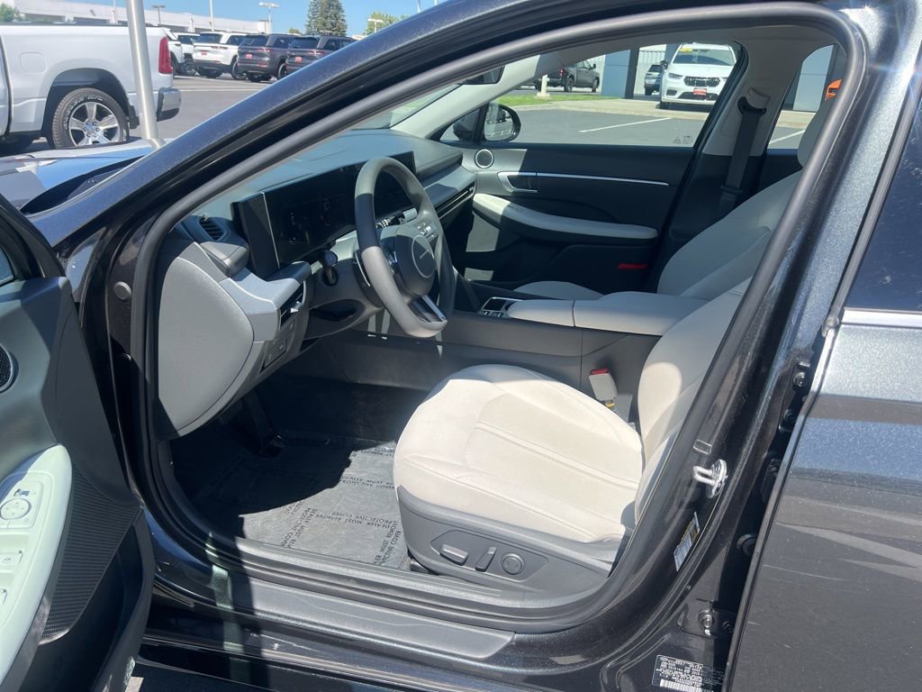 Used 2025 Hyundai Sonata SEL image 12