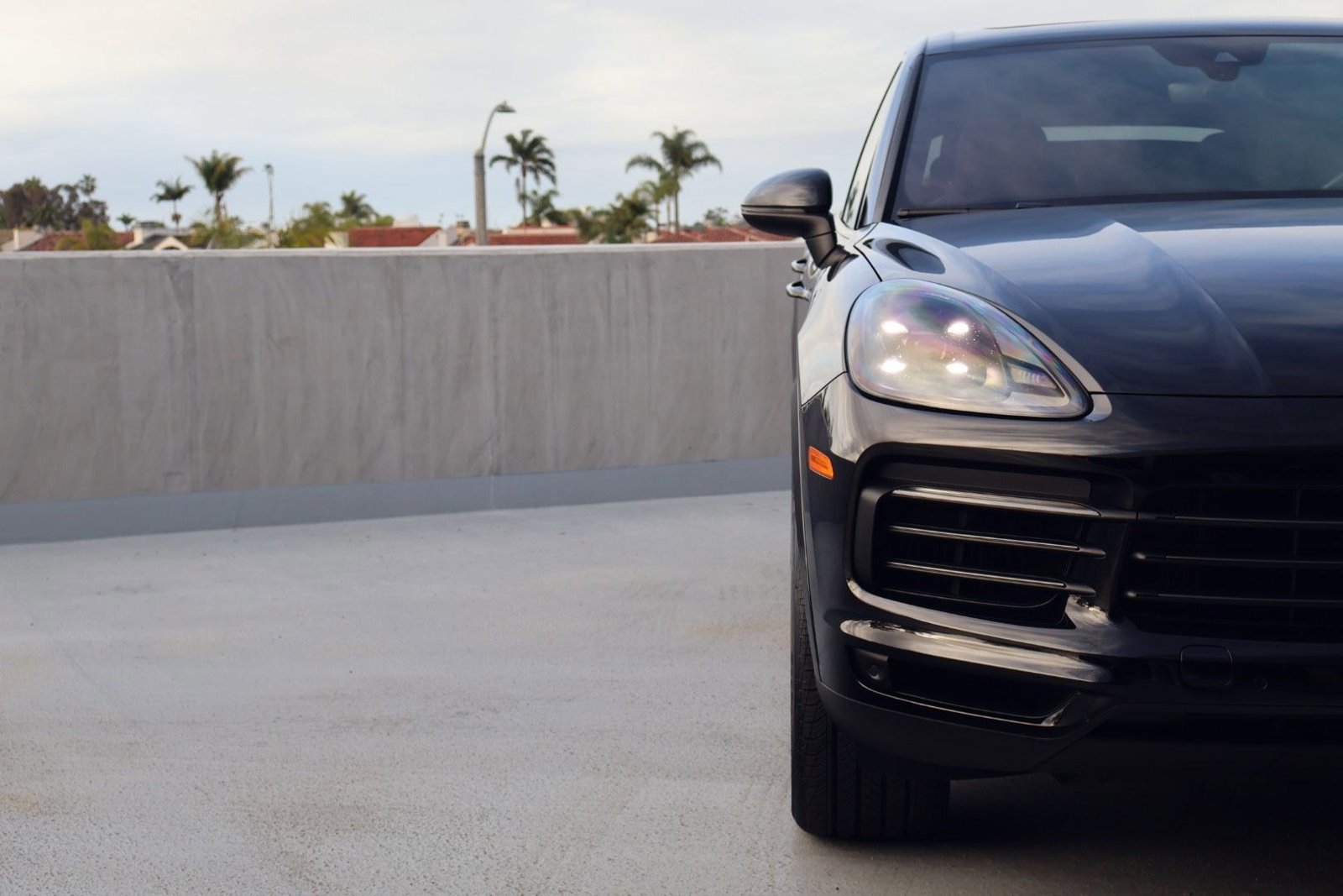 Certified 2023 Porsche Cayenne Platinum Edition image 12