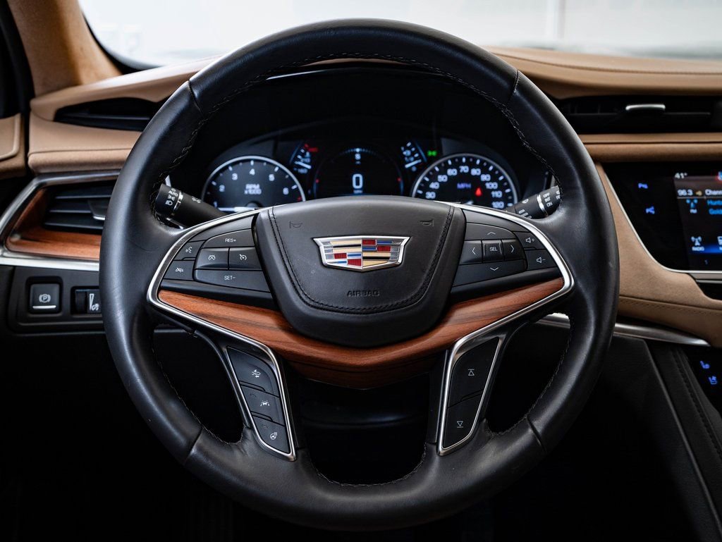 Used 2018 Cadillac XT5 Platinum w/ Driver Assist Package image 42