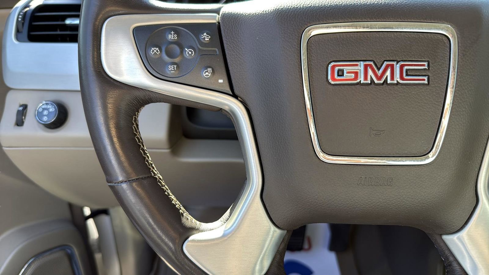 Used 2019 GMC Yukon SLT w/ Open Road Package image 17