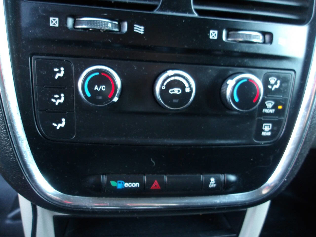 Used 2013 RAM C/V Tradesman image 13