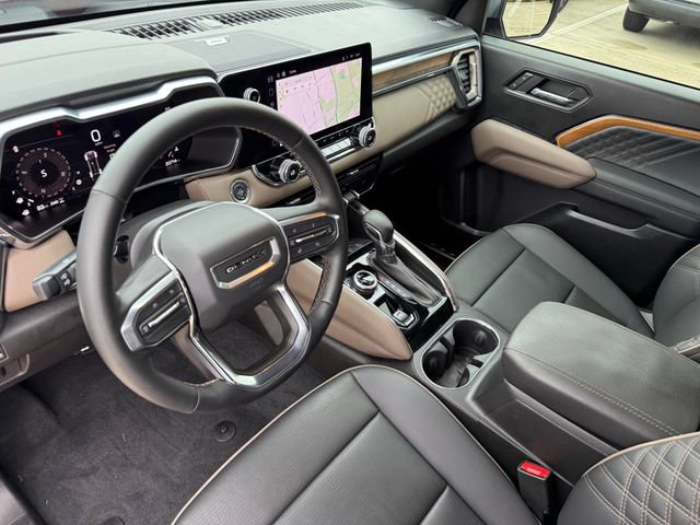 Used 2024 GMC Canyon Denali image 9