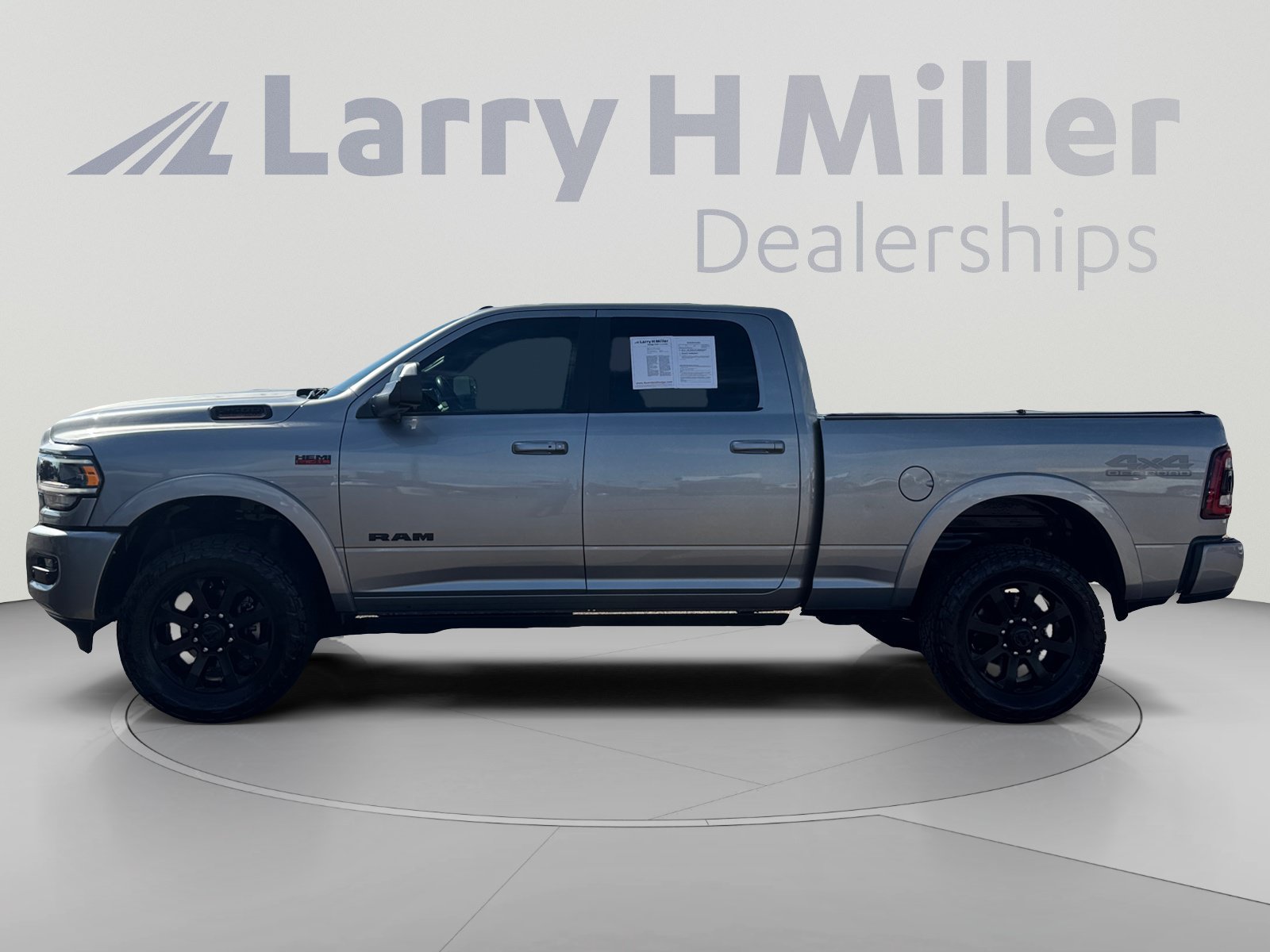 Used 2022 RAM 2500 Laramie AWD/4WD image 2