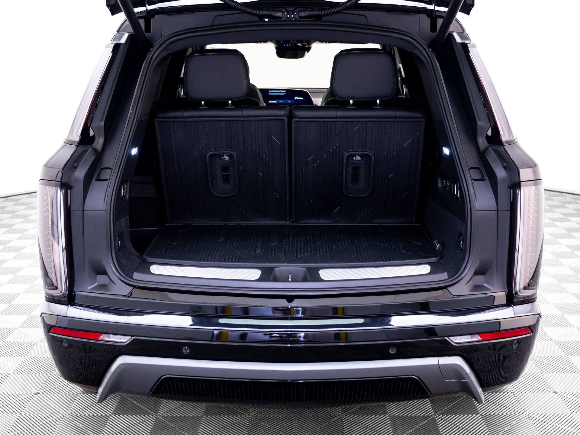 New 2027 Cadillac Vistiq Sport w/ LPO, Floor Liner Package AWD/4WD image 33