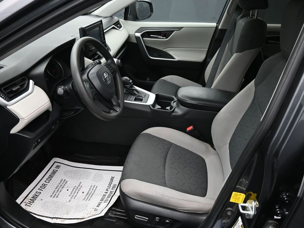 Used 2020 Toyota RAV4 XLE image 11