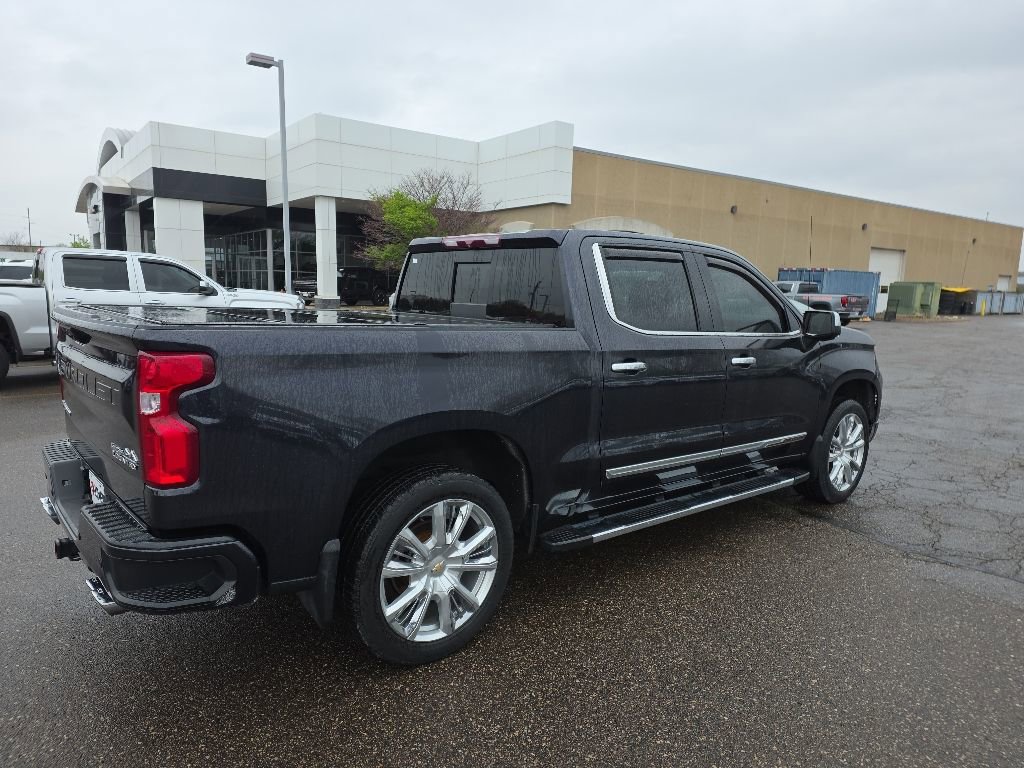 Used 2022 Chevrolet Silverado 1500 High Country w/ High Country Premium Package AWD/4WD image 5