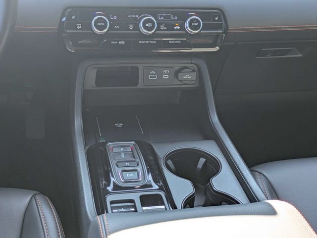 Used 2025 Honda Pilot TrailSport image 21