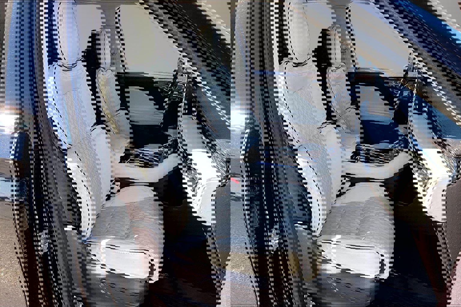 Used 2022 Lincoln Aviator Black Label w/ Dynamic Handling Package AWD/4WD image 28